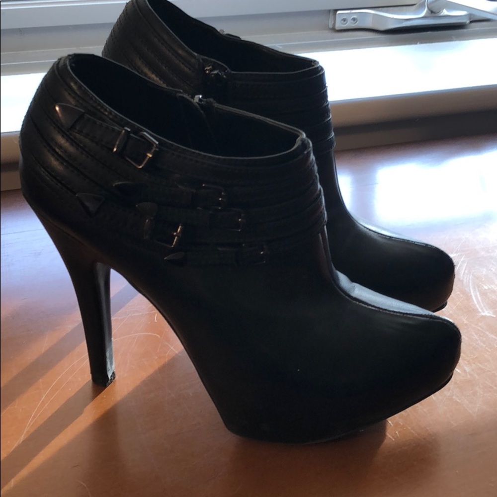 Guess stiletto booties